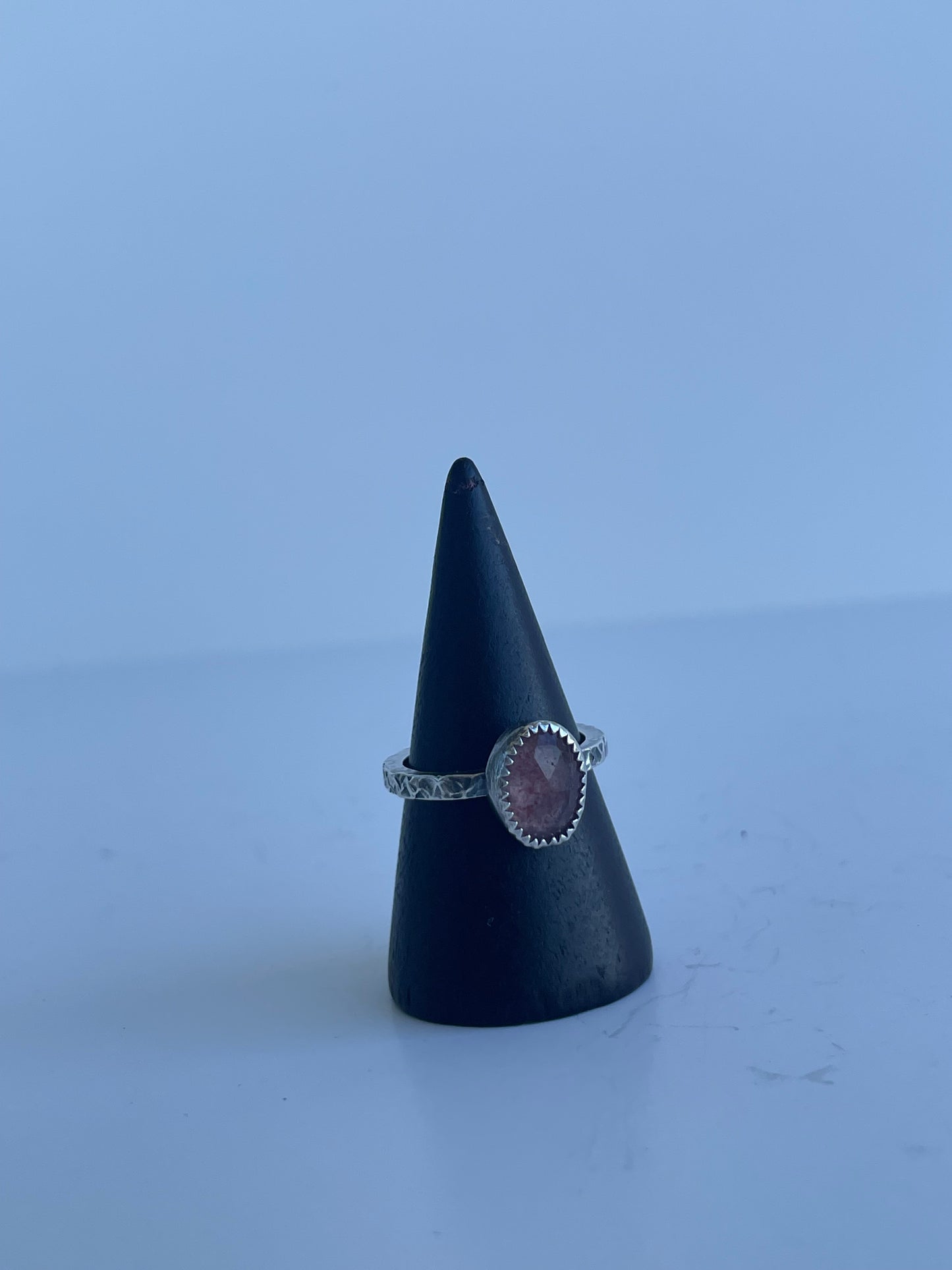 Strawberry Quartz and Sterling Ring - US 6.25